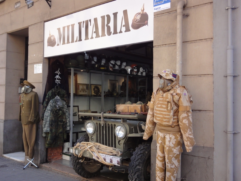 Aparador Militar . Tienda Militar Barcelona