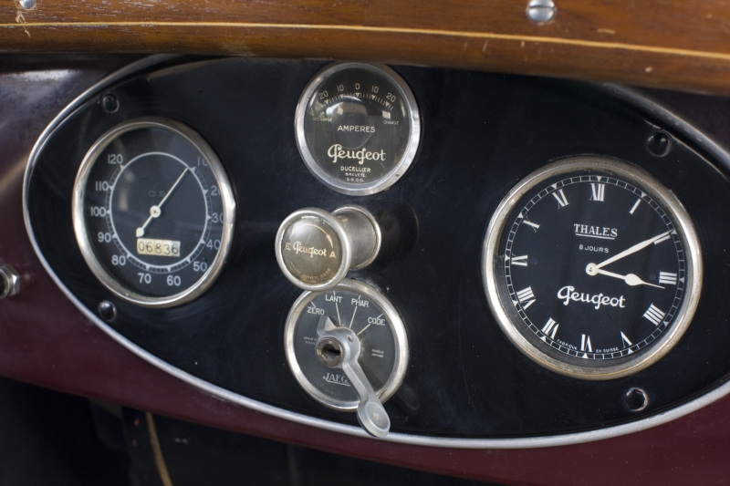 interior puesto de mando Peugeot 177 torpedo 1926