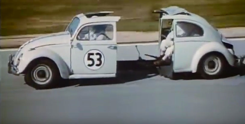 autos peliculas: VW escarabajo, Herbie partido en dos
