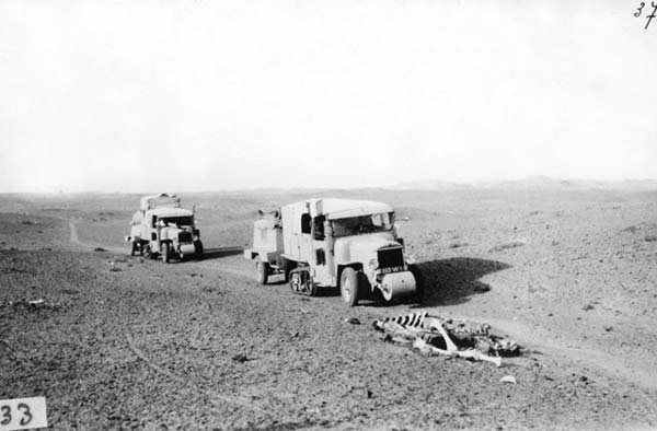 Citroën Kegresse P17, vehiculo militar en el desierto