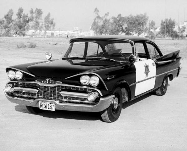 Coche clásico de policia Dodge