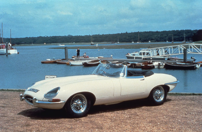 clasicos deportivos - Jaguar E cabrio