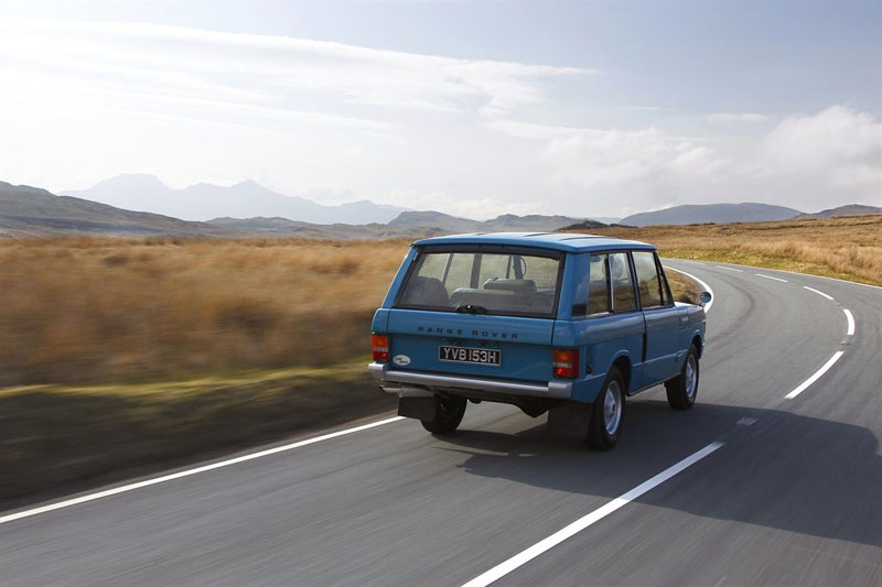 Primer Range Rover en carretera