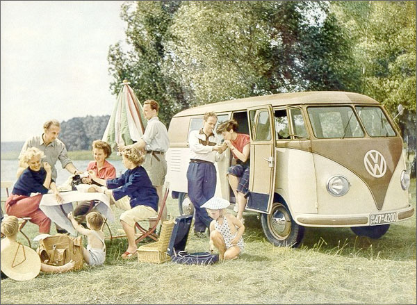 VW Camper roja y blanca